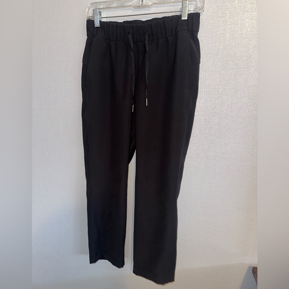 lululemon athletica Women's Black On The Fly Crop Joggers